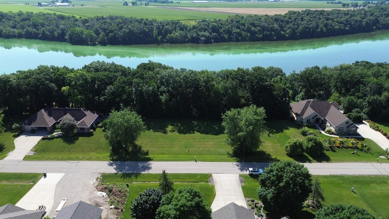 River Forest Dr #8, Kaukauna, WI 54130