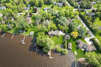 2742 Shorehaven Ln, Oshkosh, WI 54904