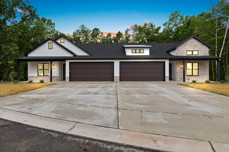 205 Deer Shed Trl #20, Green Bay, WI 54302