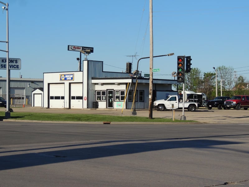 1108 Main St, Neenah, WI 54956-2202