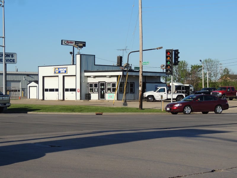 1108 Main St, Neenah, WI 54956-2202