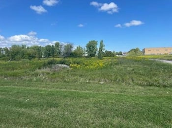 Contract Dr, Green Bay, WI 54304-5677