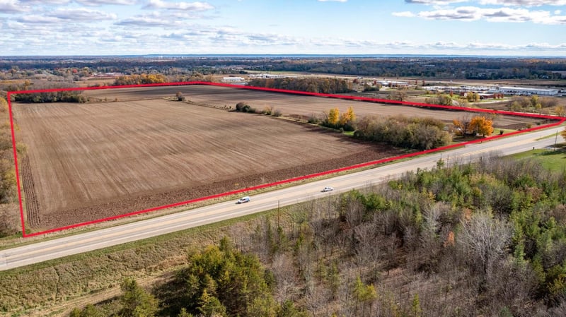 9134 State Road 76, Neenah, WI 54956
