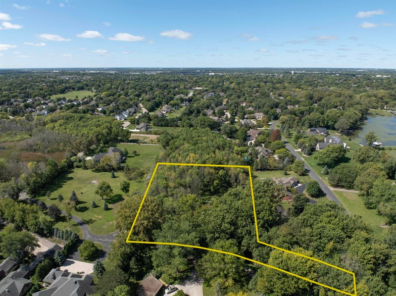 Limekiln Dr, Neenah, WI 54956