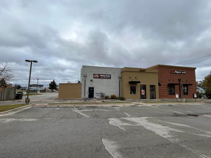 859 Lombardi Ave, Green Bay, WI 54304