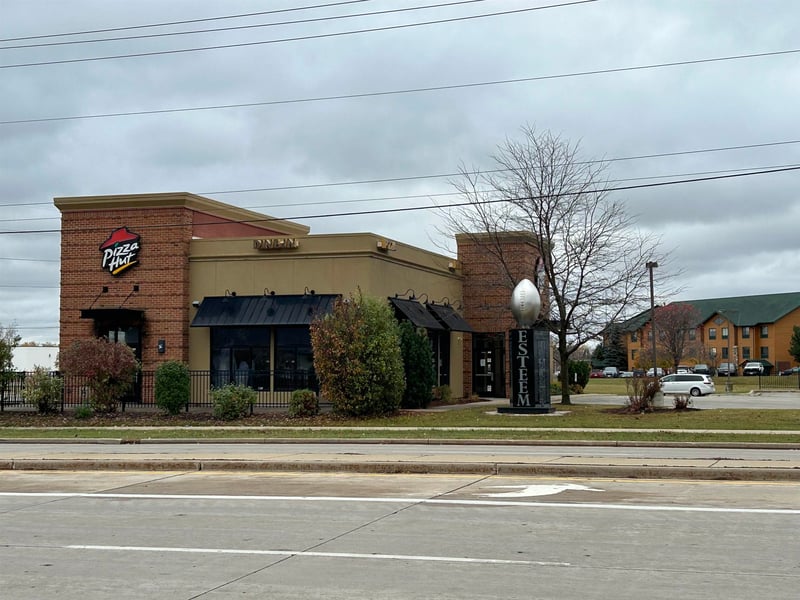 859 Lombardi Ave, Green Bay, WI 54304