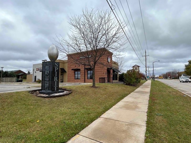 859 Lombardi Ave, Green Bay, WI 54304