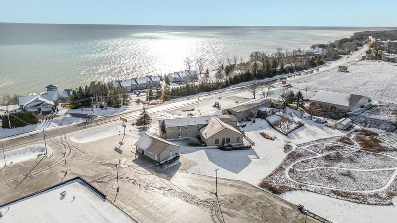 2217 Lake St, Algoma, WI 54201