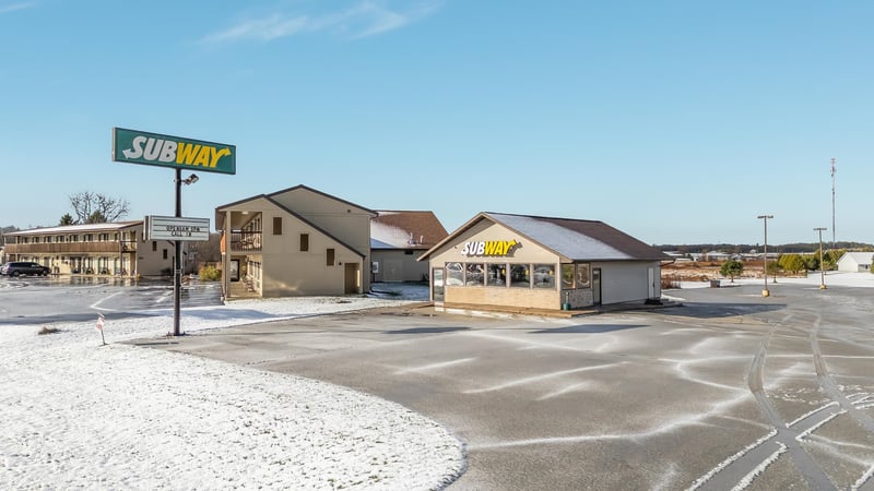 2217 Lake St, Algoma, WI 54201