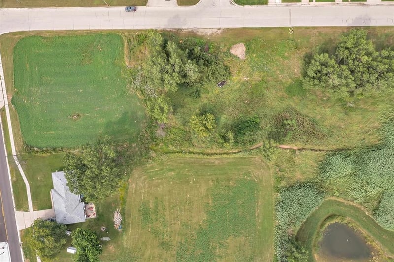 1373 Bellevue St, Green Bay, WI 54311