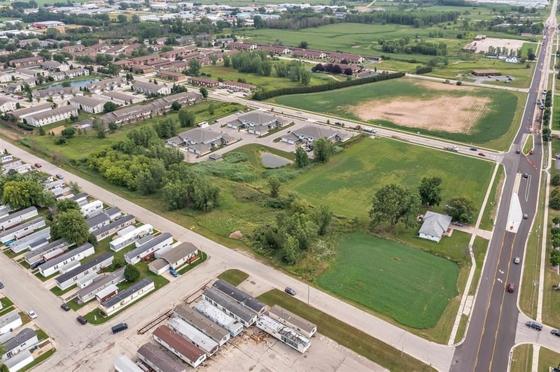 1373 Bellevue St, Green Bay, WI 54311