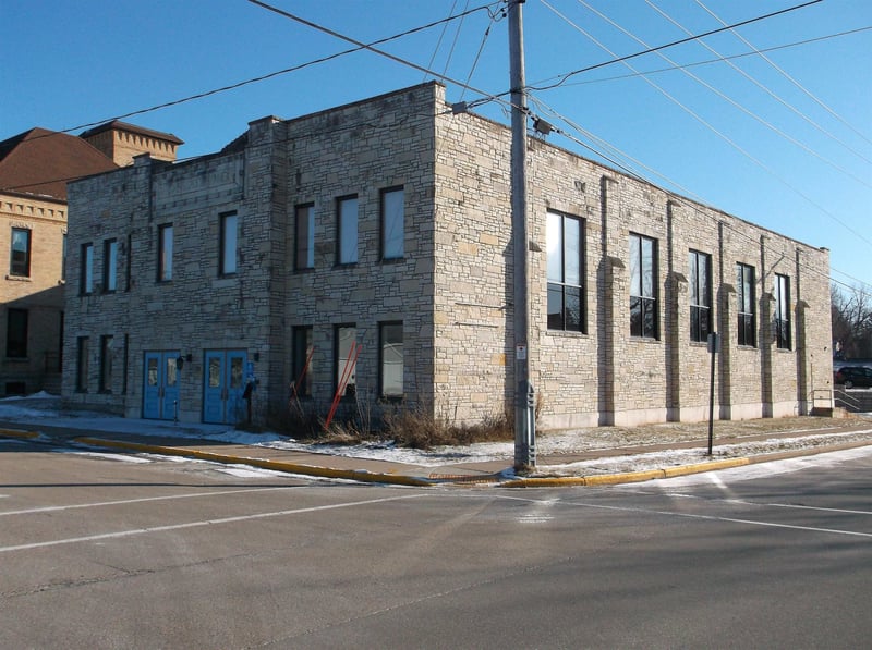 130 Larrabee St, Omro, WI 54963-1330