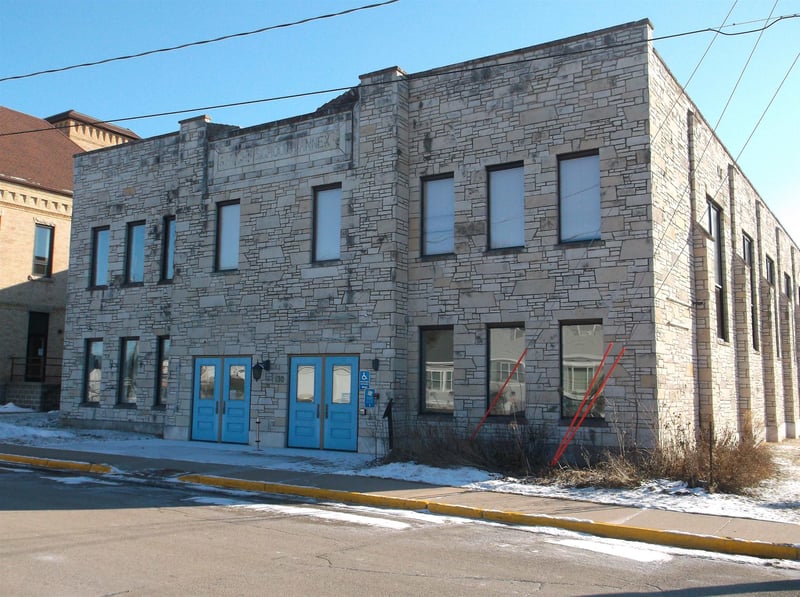130 Larrabee St, Omro, WI 54963-1330