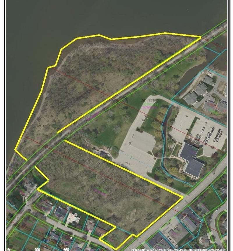 3200 Riverside Dr, Green Bay, WI 54301-2630