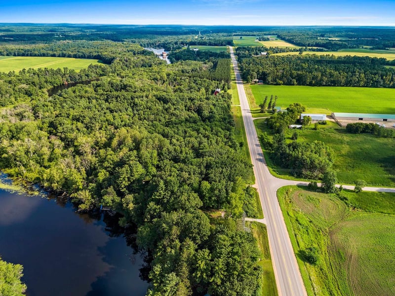 N6487 St 47/55 Hw, Shawano, WI 54166