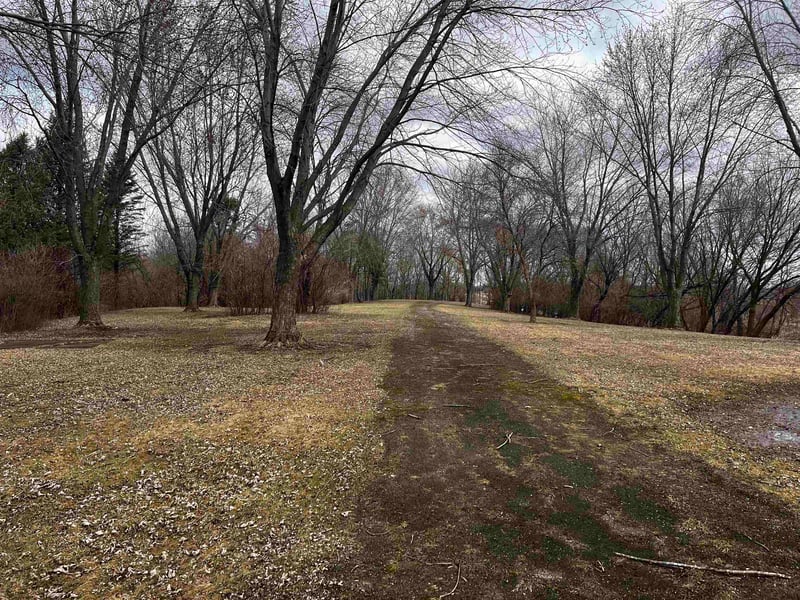 Lost Dauphin Rd, De Pere, WI 54115