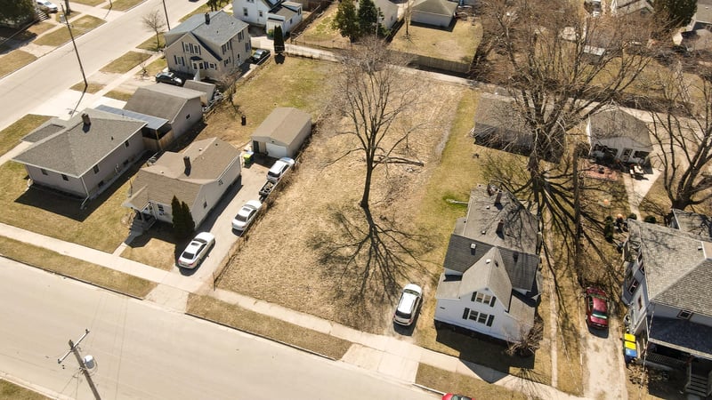 1168 Klaus St, Green Bay, WI 54302