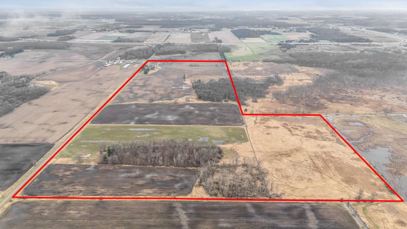 9266 Town Line Rd, Larsen, WI 54947