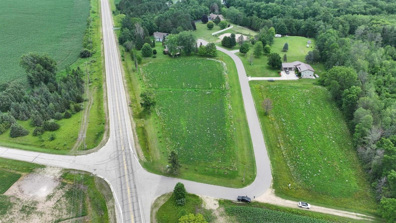 River Bend Ln #9-10, Cecil, WI 54111