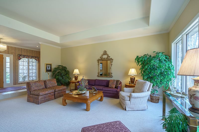 4527 Choctaw Trl, Green Bay, WI 54313-9509