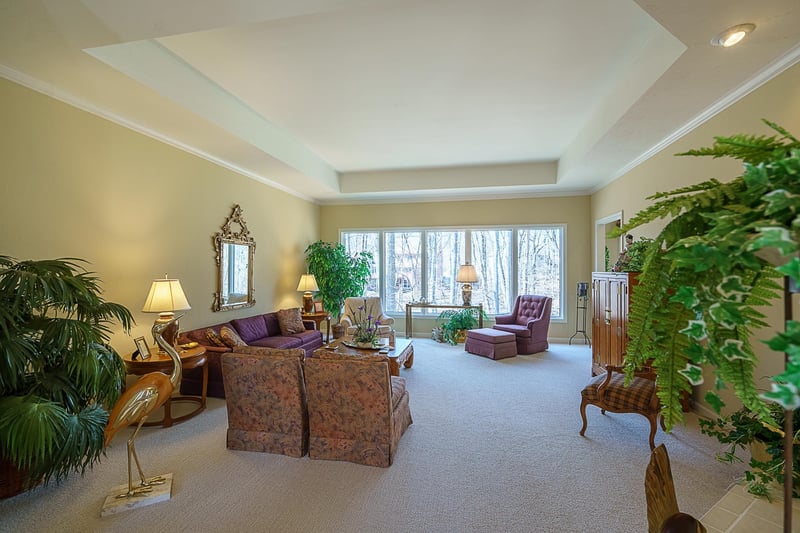 4527 Choctaw Trl, Green Bay, WI 54313-9509