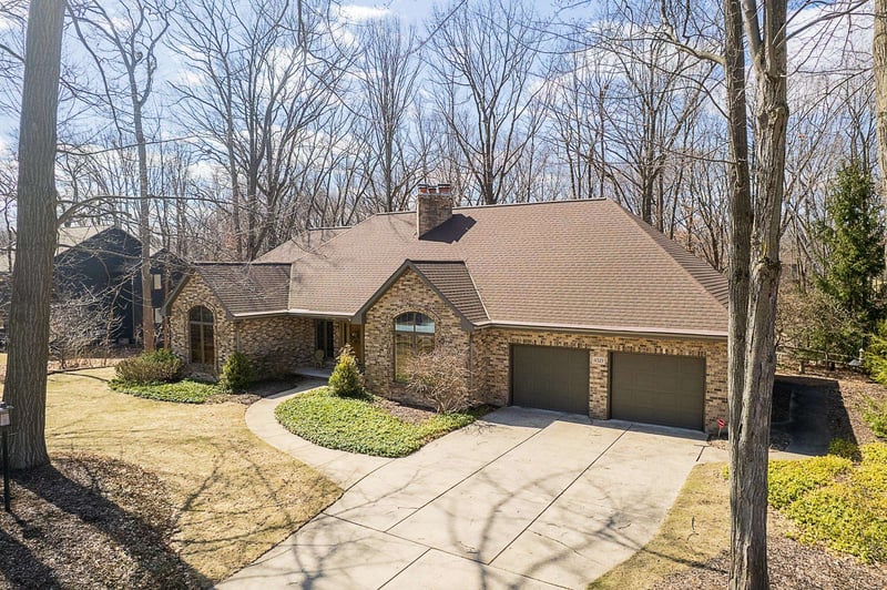 4527 Choctaw Trl, Green Bay, WI 54313-9509