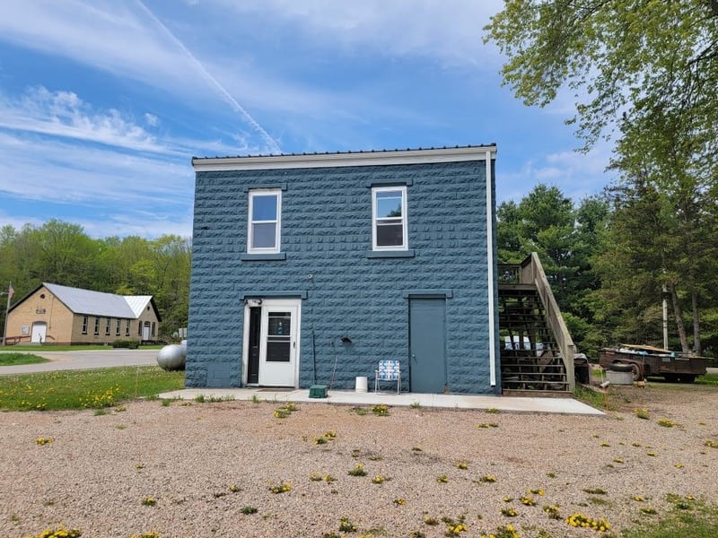 9106 County Rd B, Oconto Falls, WI 54154