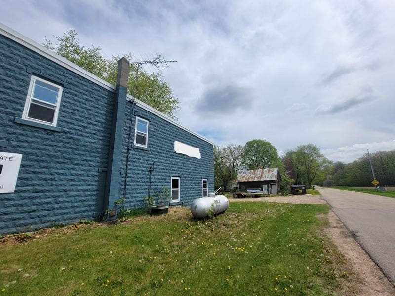 9106 County Rd B, Oconto Falls, WI 54154