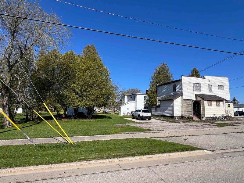 600 Navarino St, Algoma, WI 54201