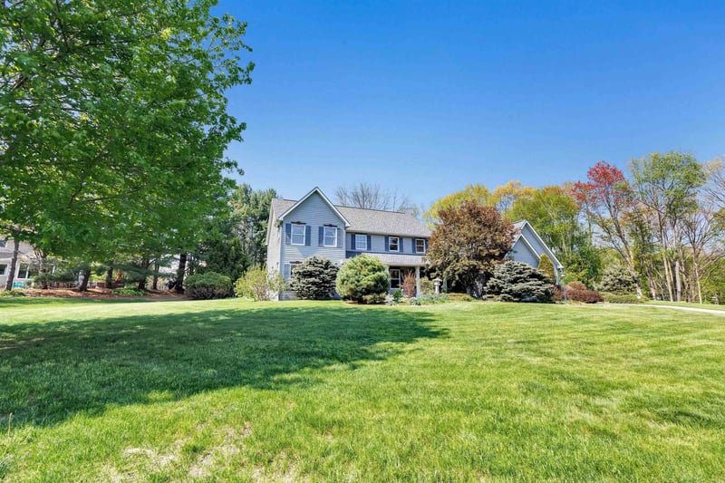 4514 Mohawk Ct, Green Bay, WI 54313-9513