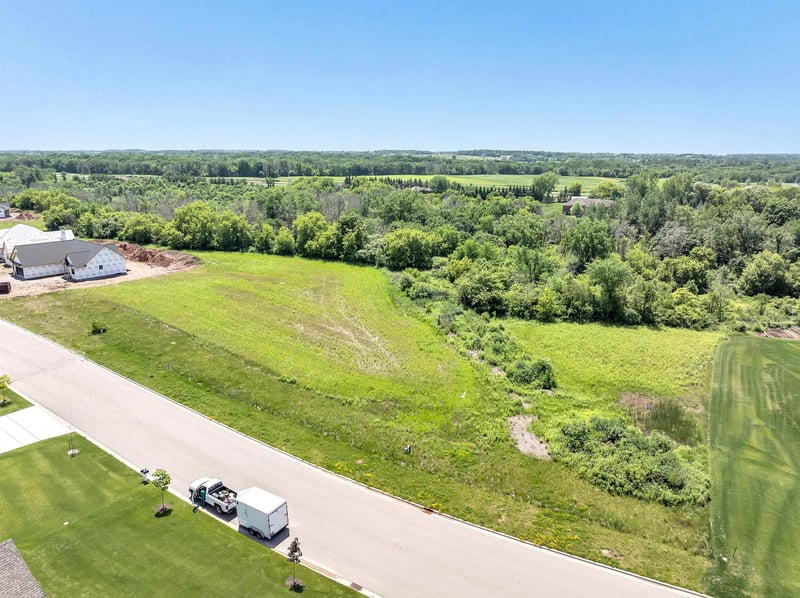 2940 Creekwood Dr #87, Green Bay, WI 54313