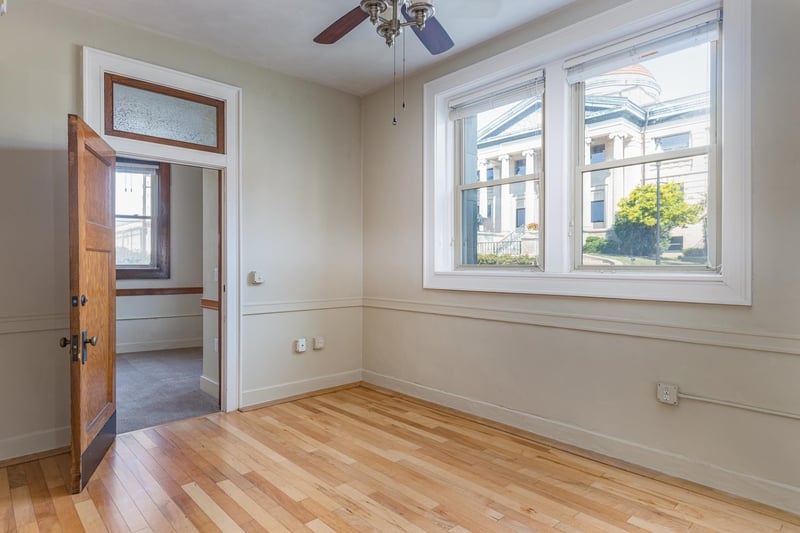 105 Washington Ave #001, Oshkosh, WI 54901-4930