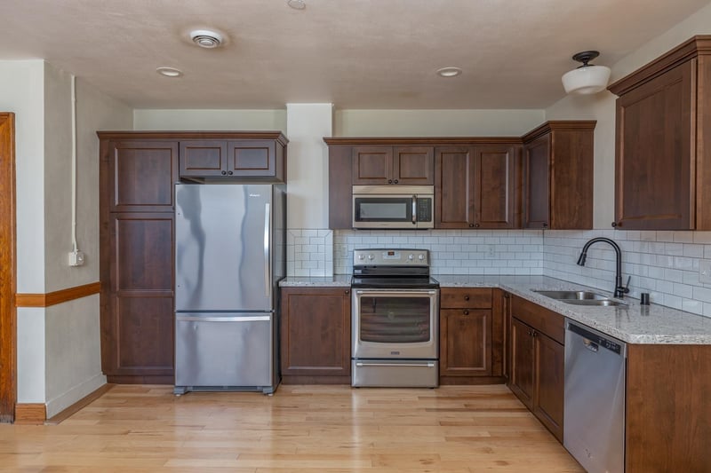 105 Washington Ave #004, Oshkosh, WI 54901-4930