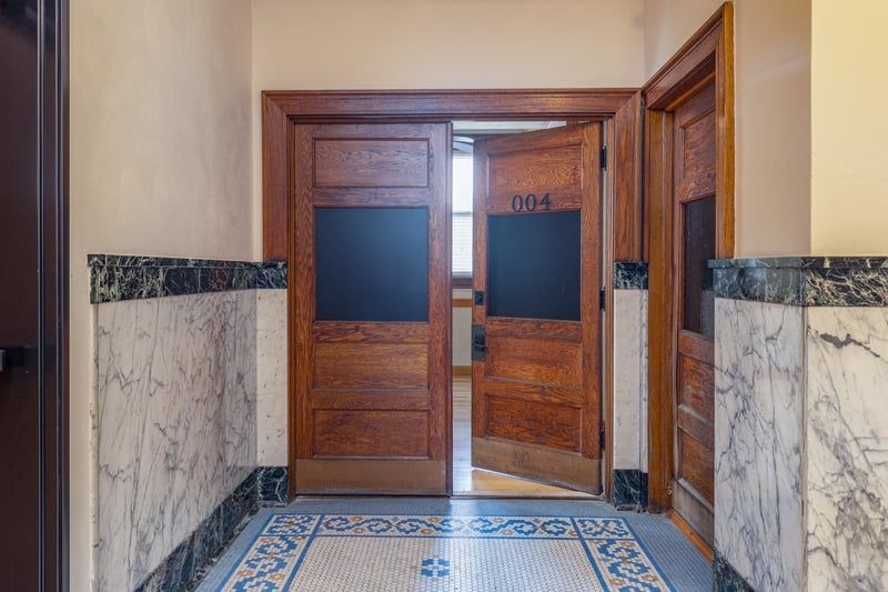 105 Washington Ave #004, Oshkosh, WI 54901-4930