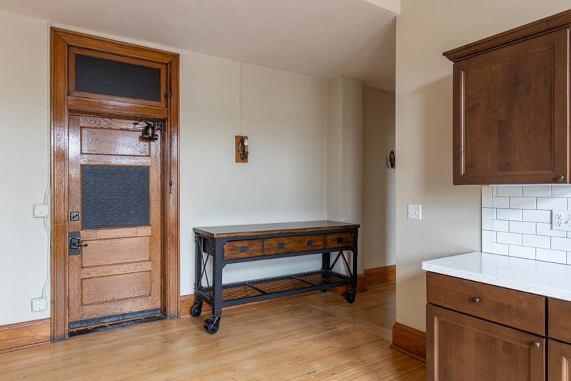 105 Washington Ave #104, Oshkosh, WI 54901-4978