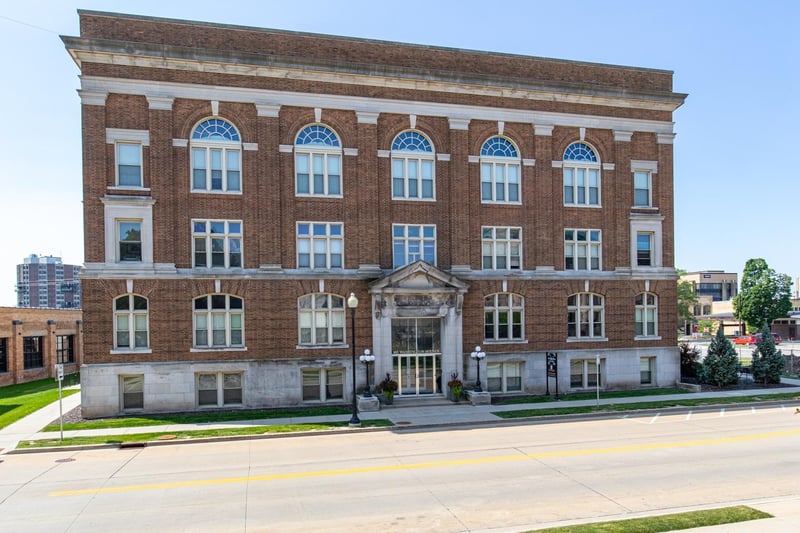 105 Washington Ave #204, Oshkosh, WI 54901-4906