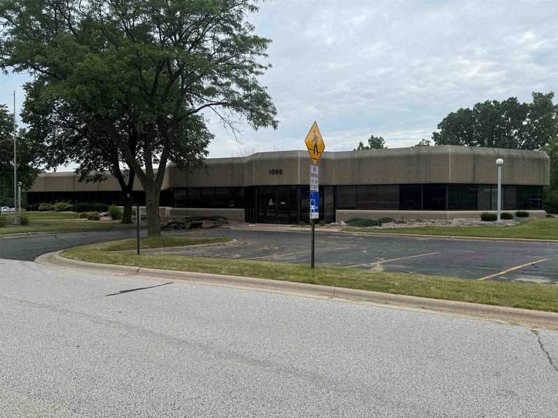 1088 Springhurst Dr, Green Bay, WI 54304