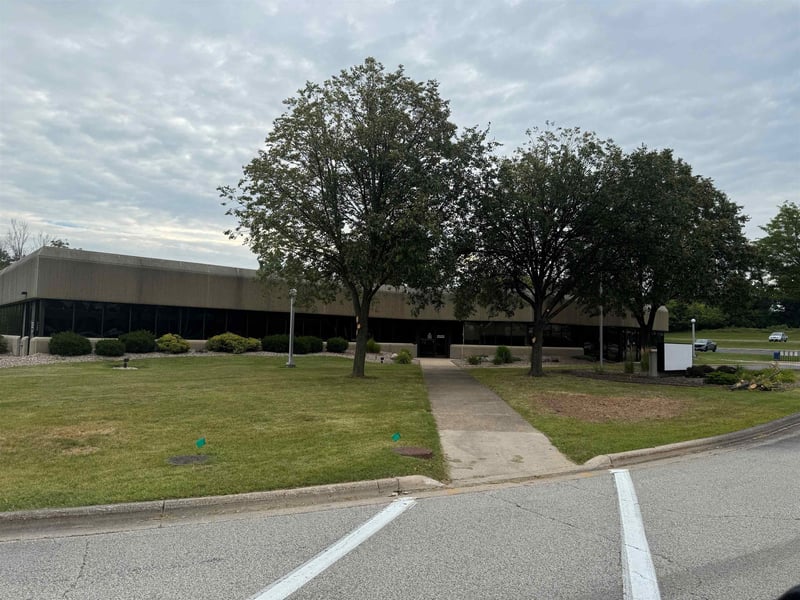 1088 Springhurst Dr, Green Bay, WI 54304