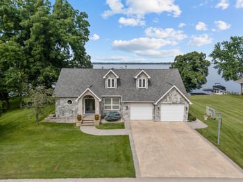 3896 Highland Shore Ln, Oshkosh, WI 54904-9368