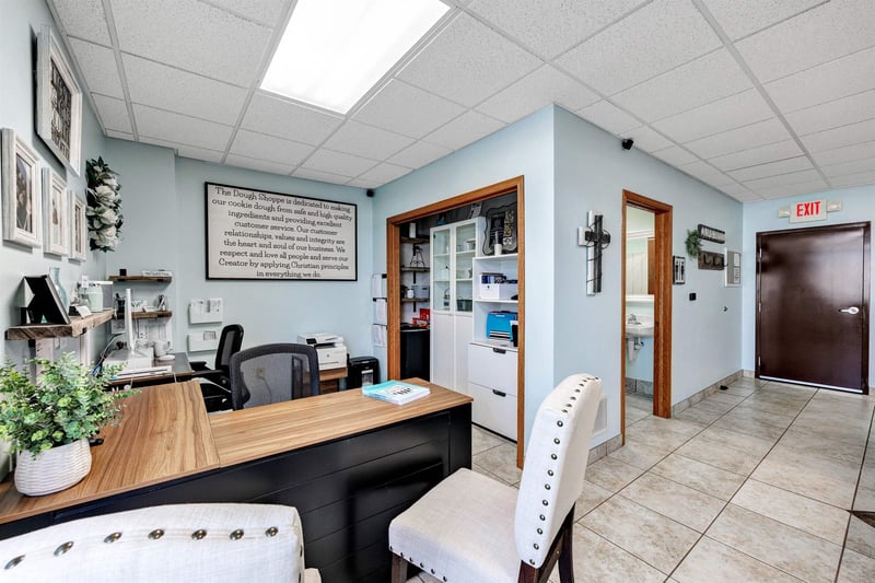 1166 Ashwaubenon St, Green Bay, WI 54313