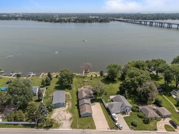 1693 Butte Des Morts Beach Rd, Neenah, WI 54956-1410