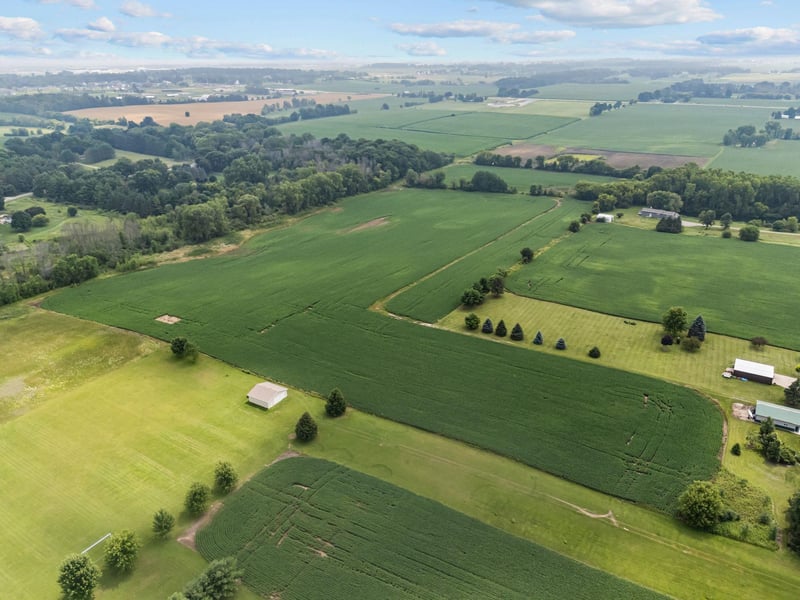 Julius Dr, Greenville, WI 54942