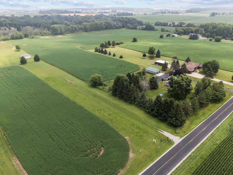 Julius Dr, Greenville, WI 54942