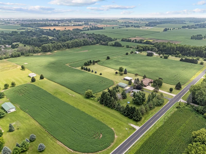 Julius Dr, Greenville, WI 54942