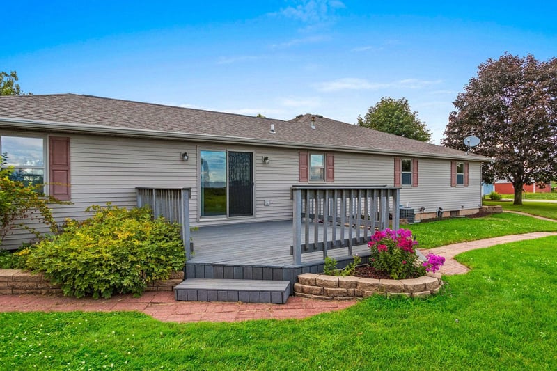 W2227 Redwood Dr, Pulaski, WI 54162