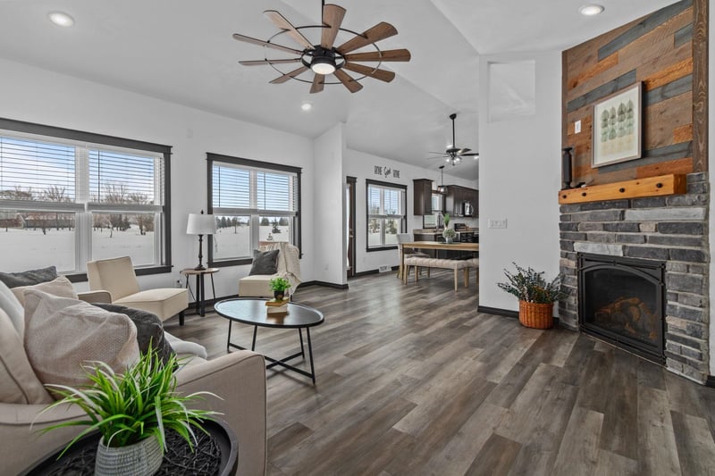 3815 Stonewall Dr, De Pere, WI 54115