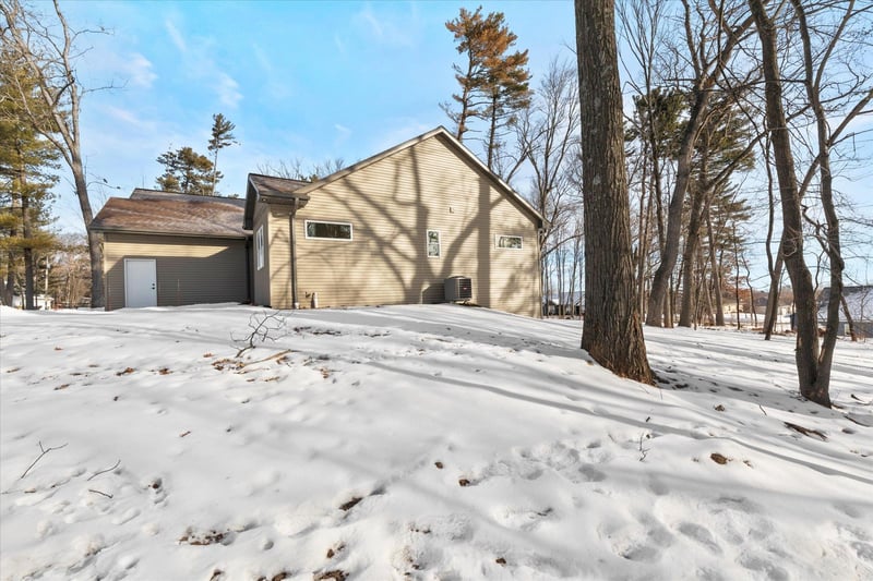 1108 Pinecrest Rd, Green Bay, WI 54313