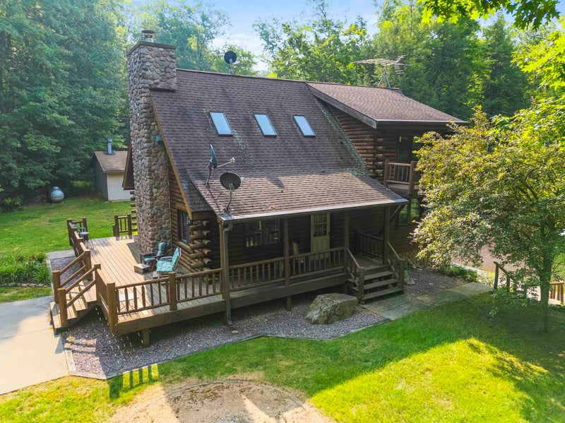15789 Hickory Ln, Mountain, WI 54149