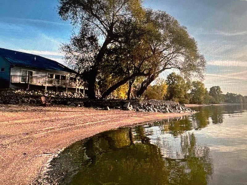 4061 Nicolet Rd, Green Bay, WI 54311-9761