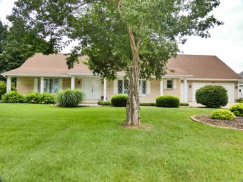 2031 Bradbury Ln, Green Bay, WI 54313